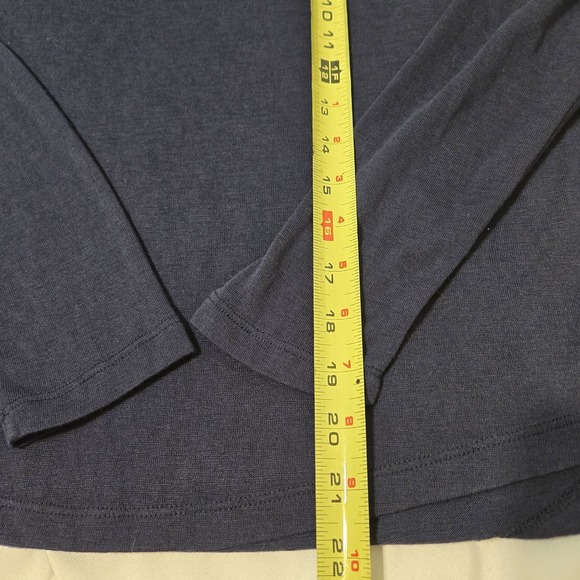 Athleta Beyond Soft Cut Out Open Back Breezy Long Sleeve Tee Size Medium - Picture 3 of 8